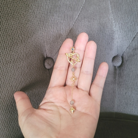 La Meno Saturn🪐 Heart❤ Cascading Earrings - Picture 13 of 16